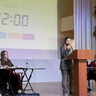Жаркие дебаты: студенты vs преподаватели