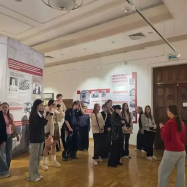 Студенты групп ТФ-640, ПК-643 и ПК-644 посетили выставку «Без срока давности»